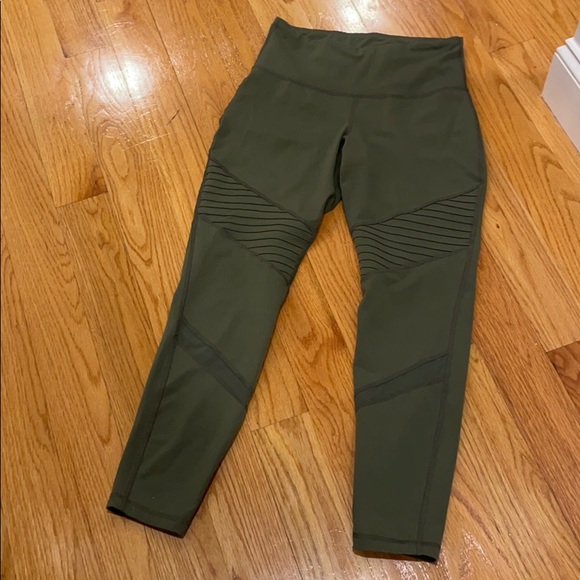 Old Navy Active Go-Dry Olive Green Leggings - Picture 1 of 5